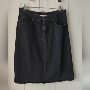 Elegant Black Denim Pencil Skirt